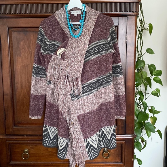 Knox Rose Aztec Geometric Fringed Shawl Collar Boho Festival Open Cardigan - Picture 2 of 13